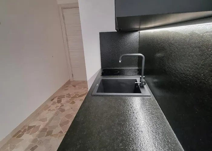 Attico Indipendente Nel Cuore Di 3* Modena